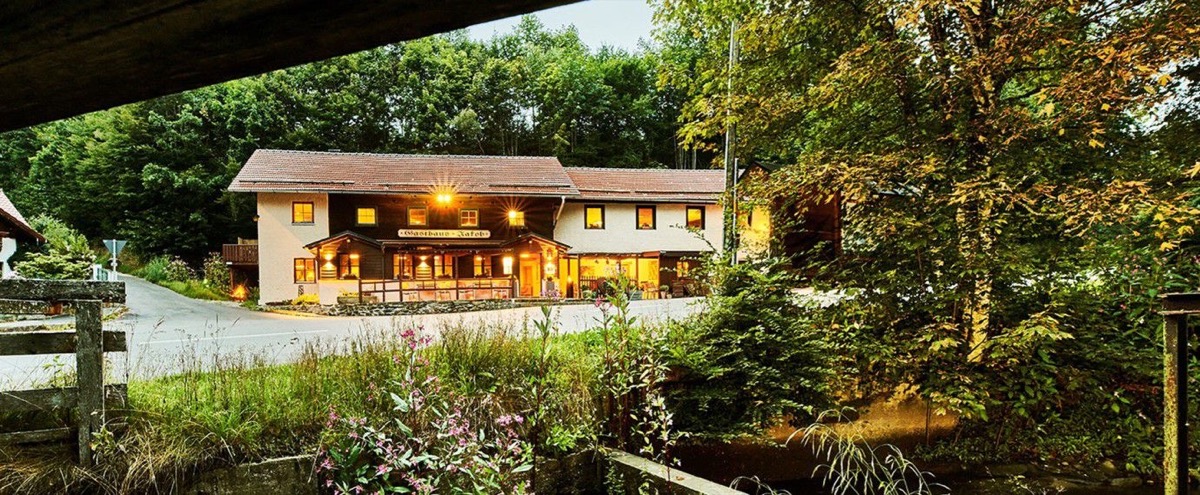 Venkovní pohled na Gasthaus Jakob v Bavorském lese